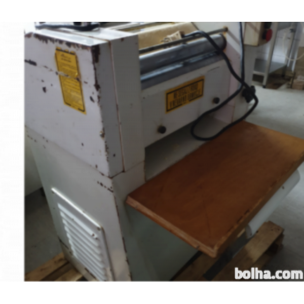 Stroj za oblikovanje